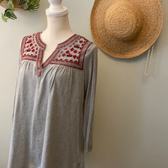 Old Navy Tops - Old Navy Maternity Top ❤️